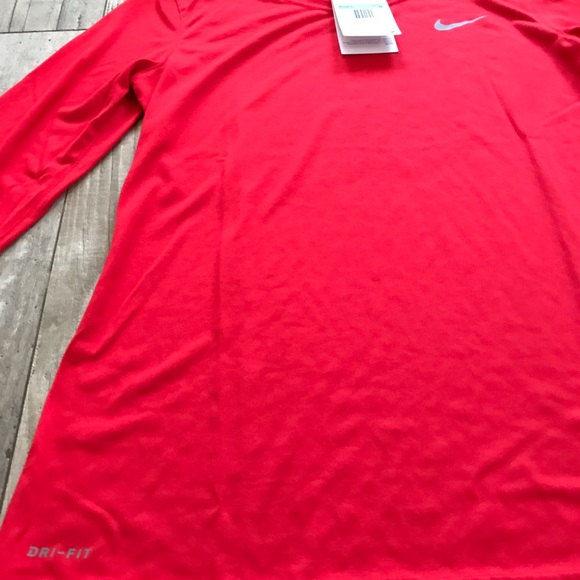 Nike women dri fit long sleeve red shirt top sports Sz Medium - Picture 4 of 8